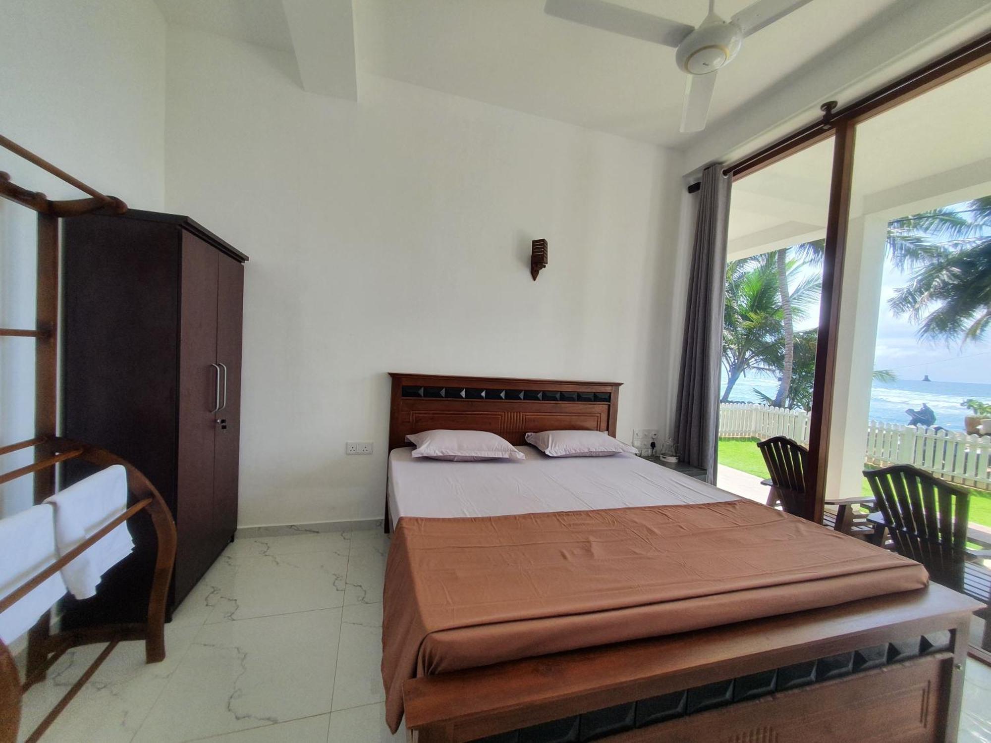 The Beach House Lägenhet Dikwella Rum bild